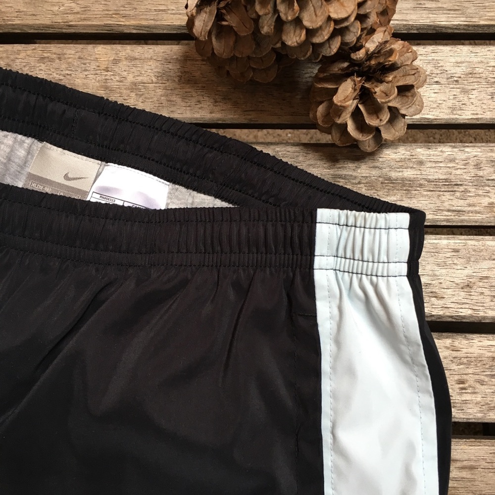 Nike Joggers - Picture 2 of 5